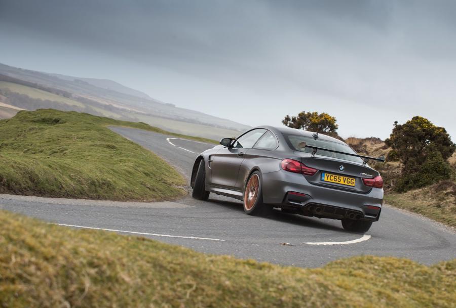  BMW M4 GTS 2016 года  (UK) (фото 2 из 23)